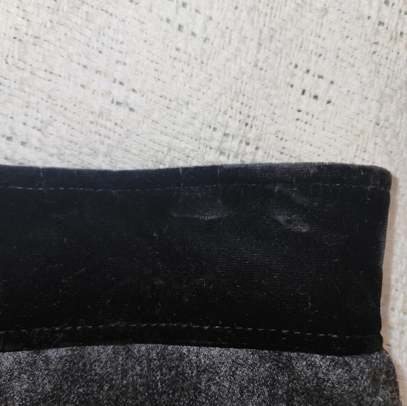 Elegant Gray and Black Wool Women's Valentino Miss V Skirt - Picture 7 of 14